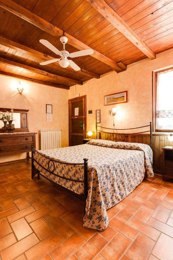 Agriturismo Casale Sasso チェルヴェーテリ エクステリア 写真